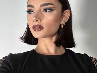 8) NanaTears (2,1 milioni) � Nata a Bitritto, la 21enne �NanaTears� al secolo Mariana Aresta, ha fatto l�esordio in tv all�et� di 16 anni nel docu-reality �Il collegio�. Da allora � entrata prepotentemente nel mondo dei social con video che vanno dal make-up alle proposte di outfit
